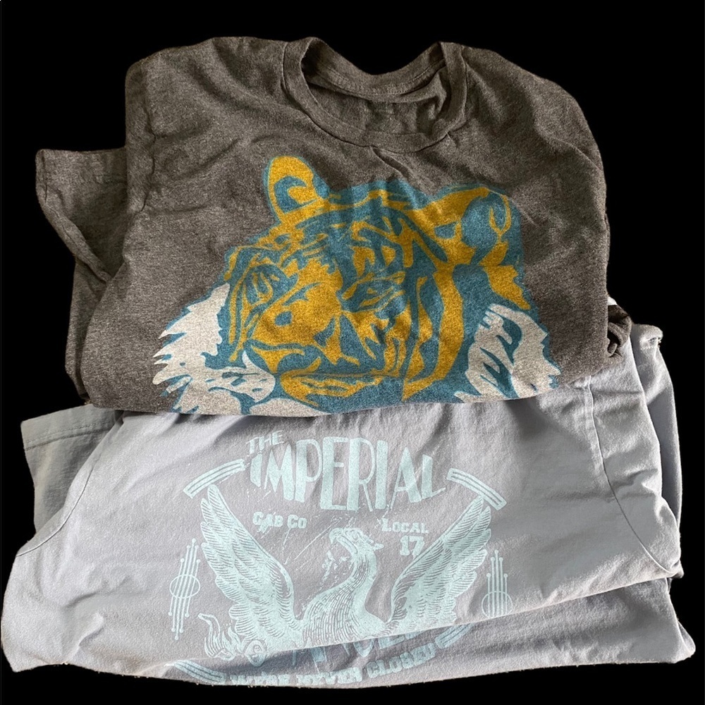 Old Navy tee’s